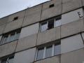На Южном Урале в окне многоэтажки заметили труп