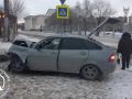 В Челябинской области водитель врезался в столб, уходя от столкновения с другим авто