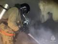 Один человек погиб и 12 эвакуировали во время пожара в Челябинской области