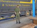 В Челябинской области водитель грузовика напал на пограничников после их отказа от взятки