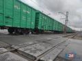 На Южном Урале грузовой поезд снес легковушку