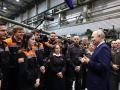 Владимир Путин побывал на двух уральских заводах