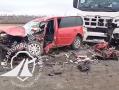 В Челябинской области водитель легковушки разбился насмерть в ДТП с двумя грузовиками 