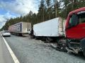 В Челябинской области в массовом ДТП погиб водитель грузовика