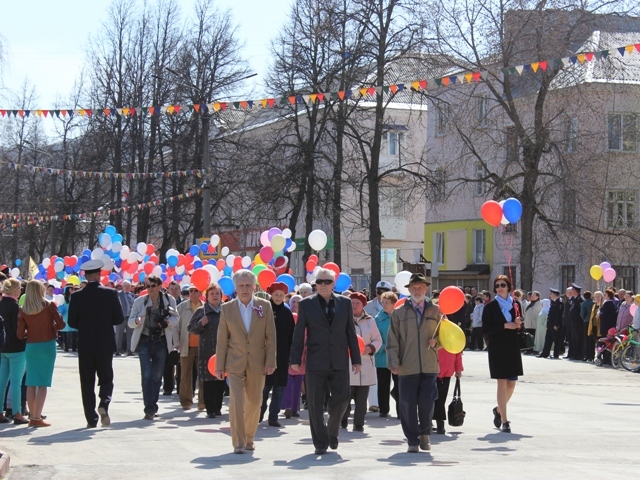 Аша в курсе. Город Аша администрация. Митинг в городе Аша Челябинская область. Праздник организация г Аша. Город Аша 1 мая 2007 год демонстрация.