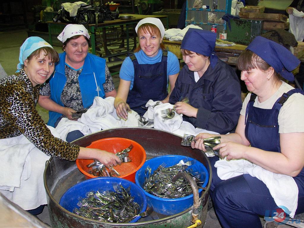 Аша в курсе. Соцкомплекс Аша. Директор мет.завода г.Аша. Отдел кадров ПАО АМЗ. КТНП Аша ОАО АМЗ.