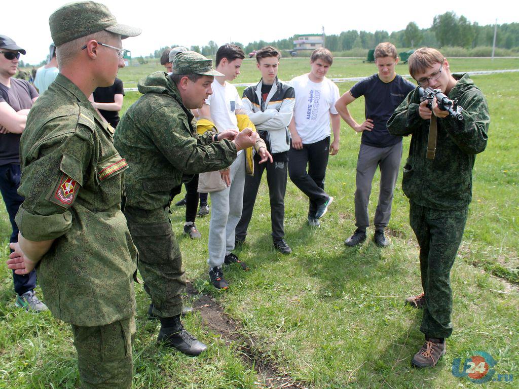 Сборы солдат. Военные сборы школьников. Сборы старшеклассников.